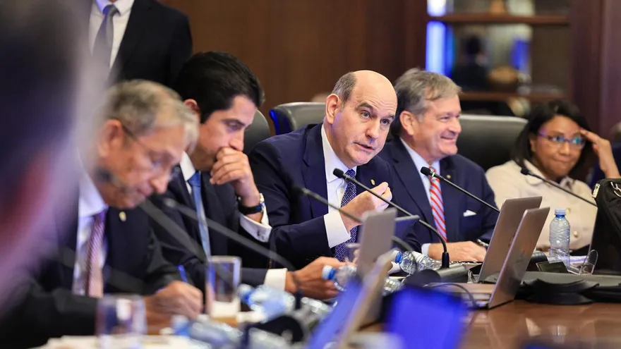 Comisión de alto nivel interinstitucional analizará medidas para mitigar efectos del alza del combustible