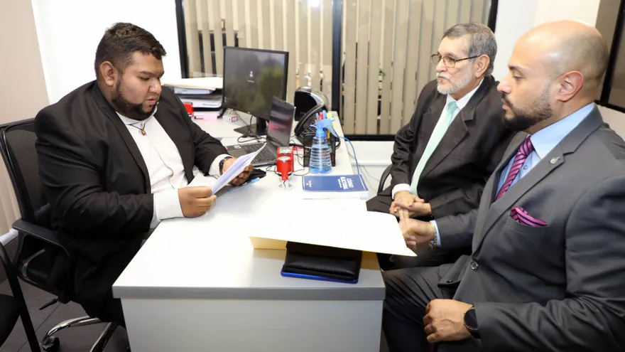 Tribunal Electoral presentan denuncia penal ante la Fiscalía General Electoral (FGE)