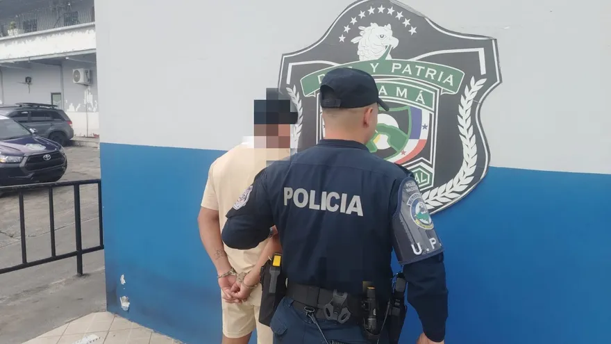 Más de 20 personas con oficios pendientes son ubicadas cada día en estaciones del Metro, según Policía