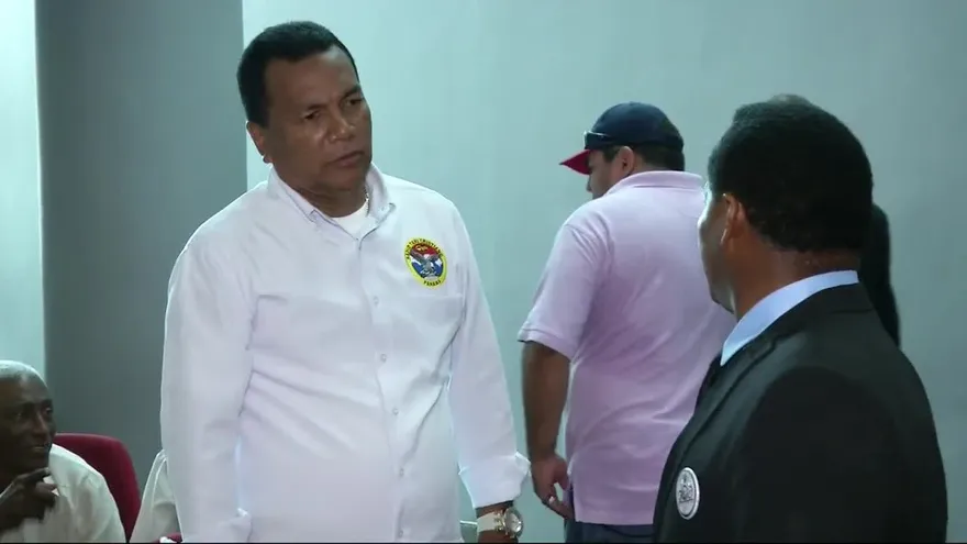 Transportistas se reúnen en la Asamblea Nacional