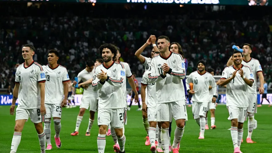 Jugadores de México celebran