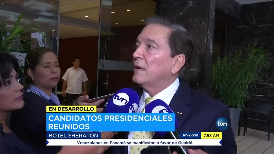 Candidatos presidenciales participan en foro