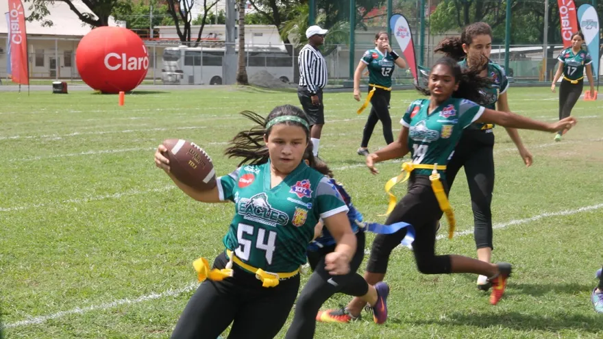 Acción del partido entre las Eagles y las Owls