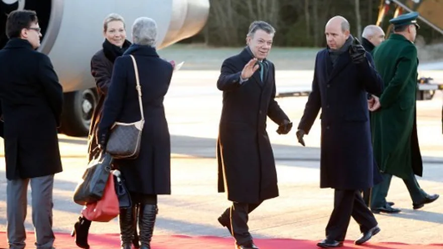 El presidente colombiano Juan Manuel Santos llegó a Oslo para recibir el Nobel de la Paz