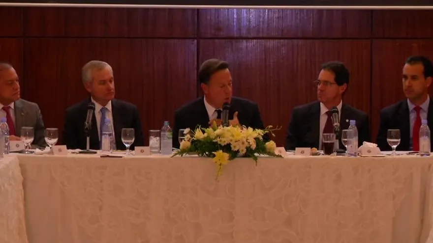 Varela dialogó con empresarios