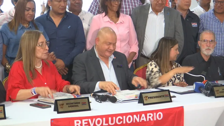 Cúpula del PRD se reúne para fijar postura sobre las reformas electorales