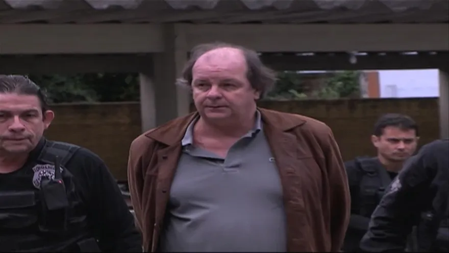 Cuarto exdirector de Petrobras detenido