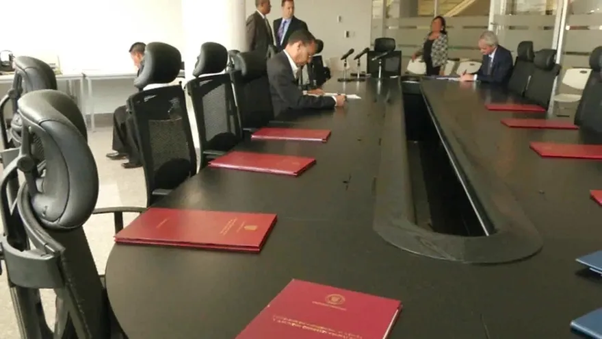 Adames afirma que proyecto "antiblindaje" será discutido sin apresuramientos