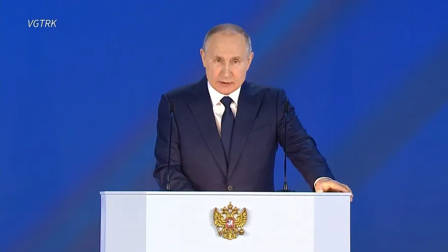 Putin advierte contra provocaciones de Occidente mientras la oposición sale a la calle