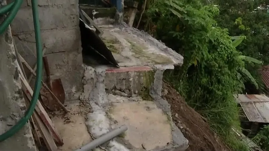 Temen derrumbe en Paraíso tras caída de muro