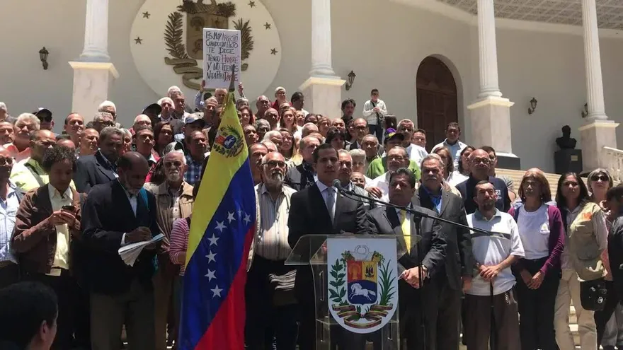 Venezuela anuncia arribo de delegación iraní en vuelo comercial