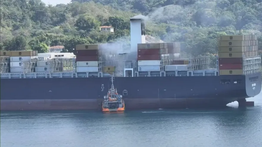 Buque portacontenedor