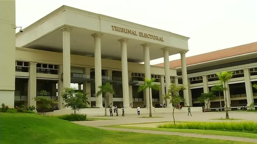 TE rechaza solicitud de reconsideración a favor de exprimera Dama