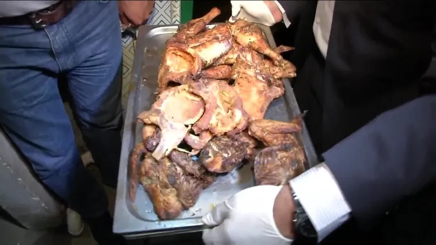 Autoridades descubren alimentos en mal estado