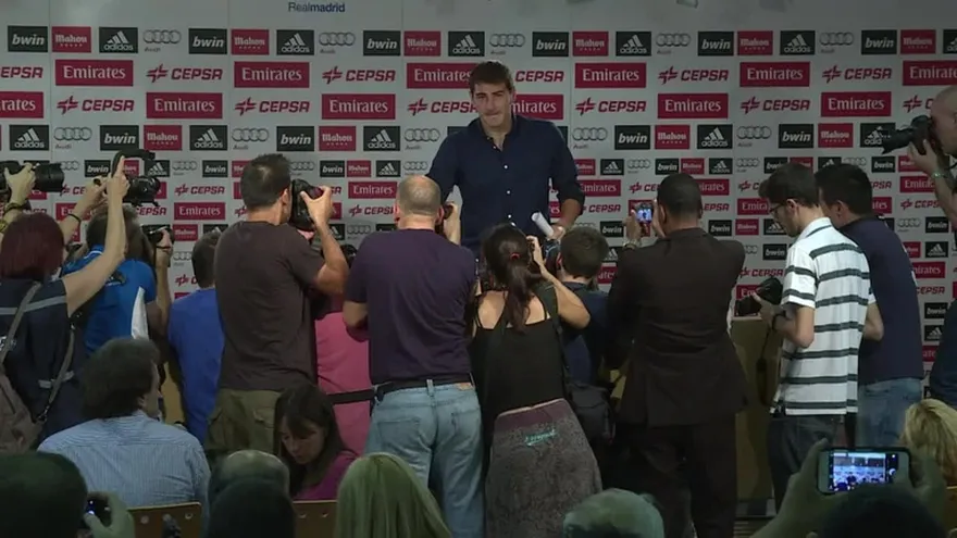 Entre lágrimas Iker Casillas anunció su retiro del Real Madrid
