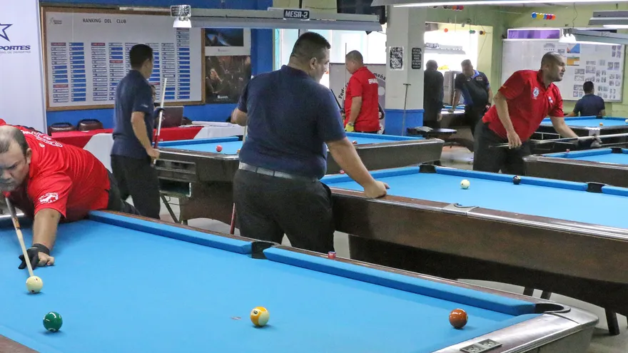 Unos 32 billaristas compiten en esa justa deportiva