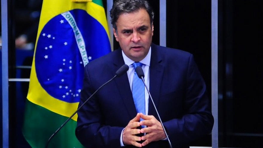 Aécio Neves, líder opositor brasileño, durante un discurso en el Senado Federal en Brasilia.
