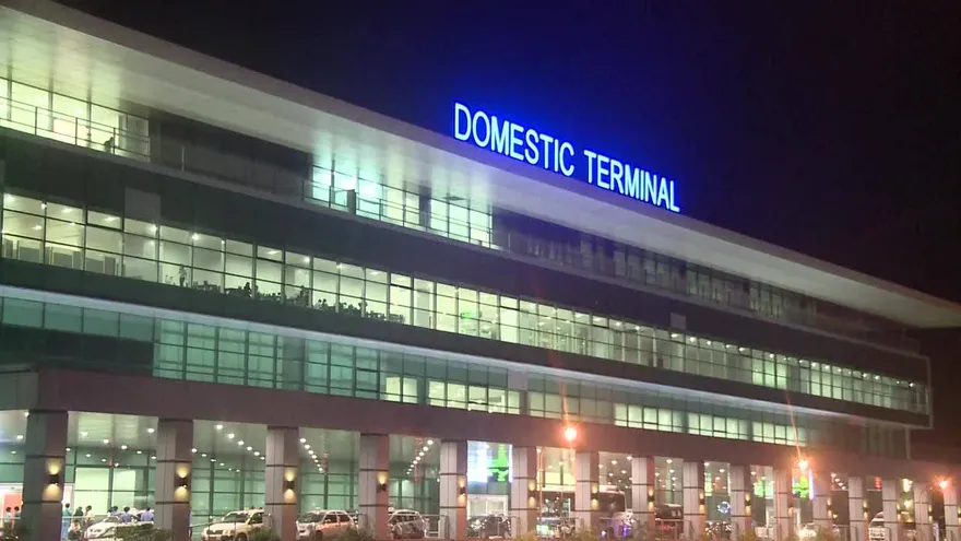 Hallan piezas de avión militar birmano desaparecido