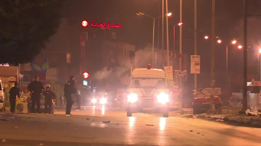 Más de 200 detenidos en Túnez y decenas heridos tras disturbios