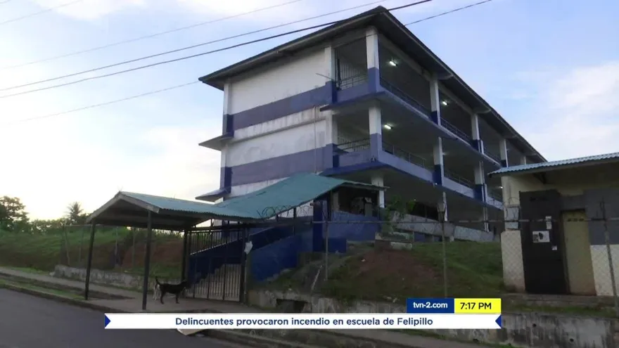 Acudientes de estudiantes suspendidos por portar arma se reúnen con directivos