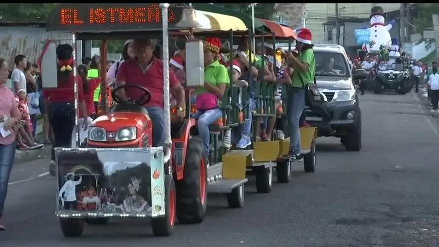 Residentes de San Miguelito disfrutan del desfile ‘Jesús es la Navidad’