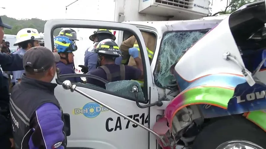 Triple colisión en Colón