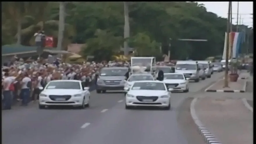 Recorrido del Papa Francisco por las calles de la Habana