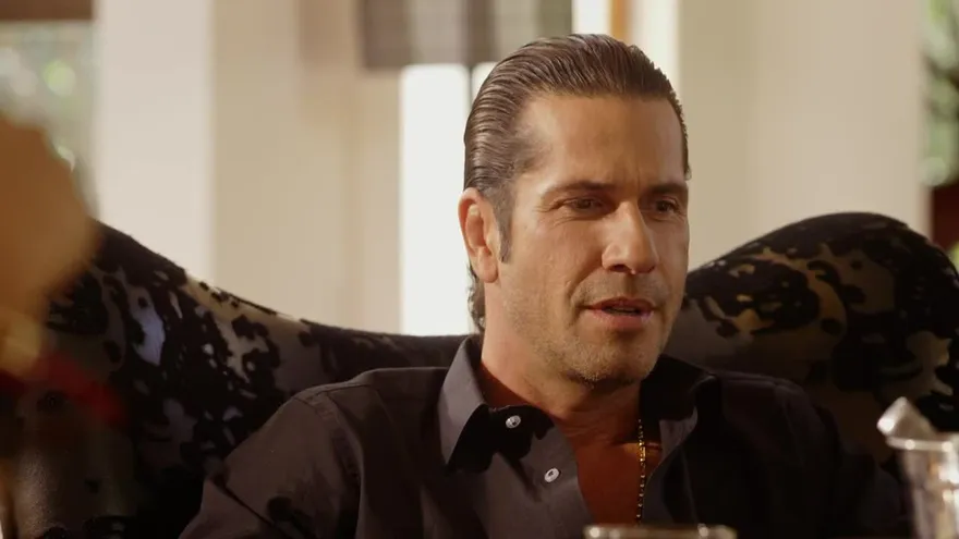 Sin Senos Sí Hay Paraíso 3 - Capítulo 36