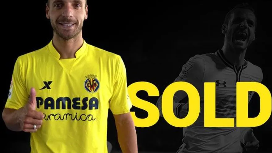 Soldado ya abordó el submarino amarillo.