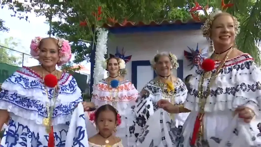 Desfile de polleras en San Miguelito