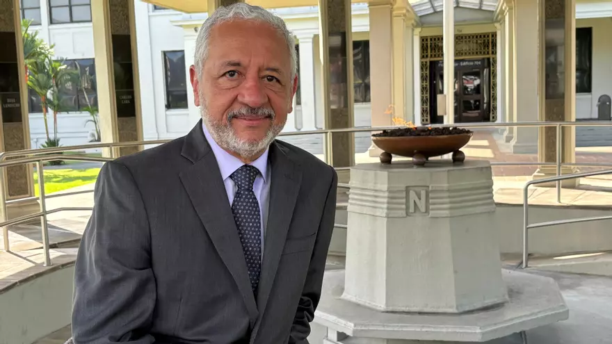 El administrador del canal de Panamá, Dr. Ricaurte Vásquez Morales.