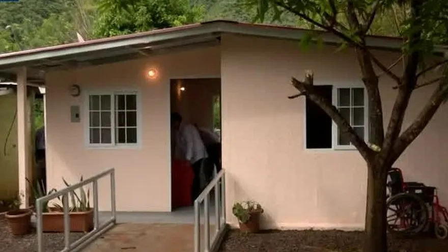 Damnificada por el sismo recibe nueva vivienda en Veraguas
