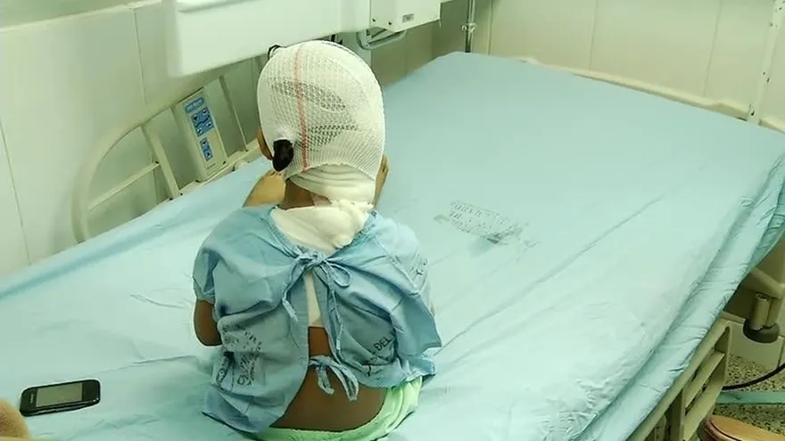 En estado delicado se encuentra menor de edad por inhalar humo