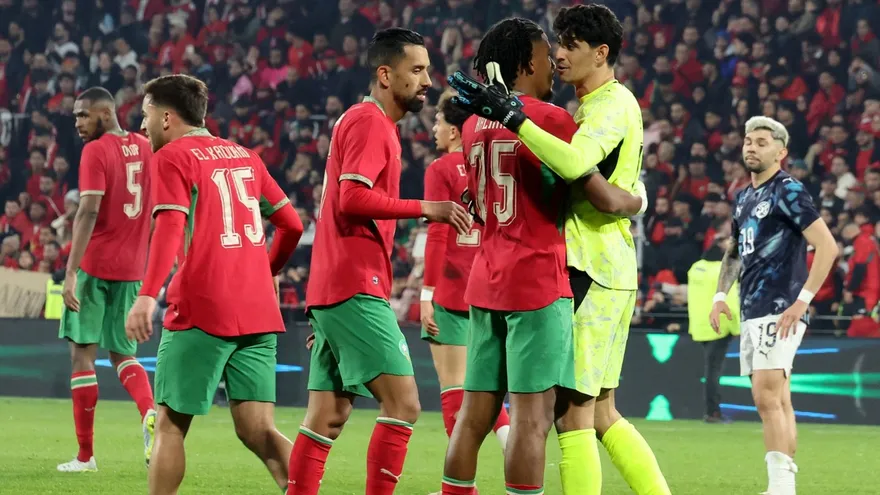 Jugadores de Marruecos celebran durante el partido amistoso contra Paraguay
