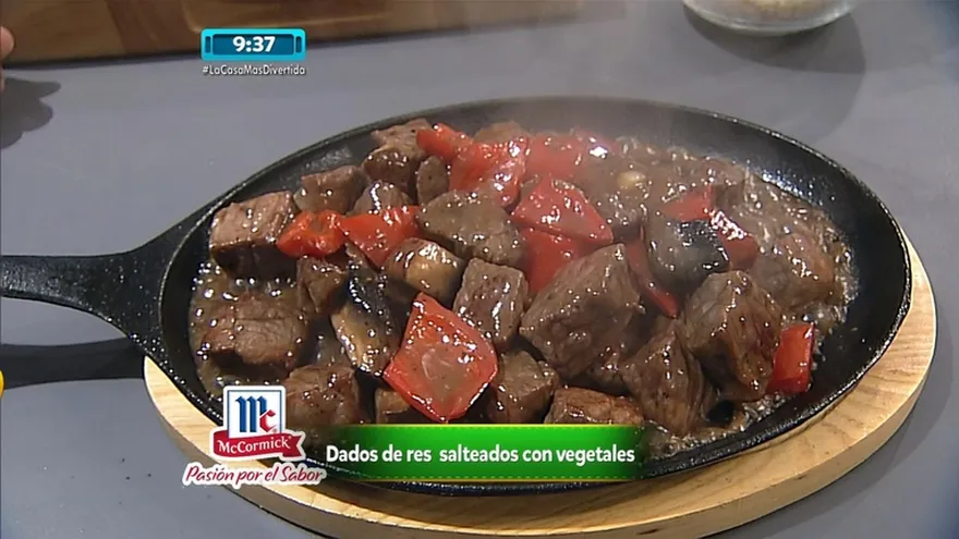 Dedos de res salteado con vegetales