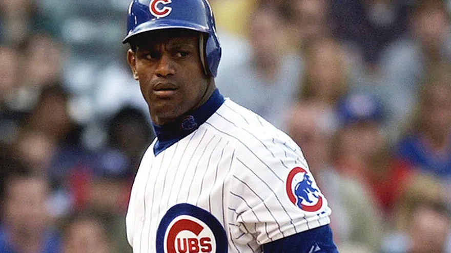 Cachorros no quieren cerca a Sammy Sosa