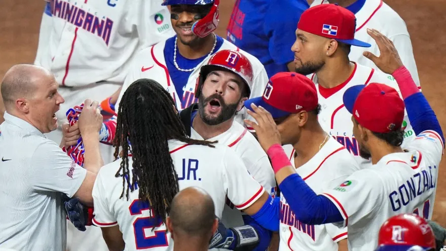 Jugadores de República Dominicana celebran