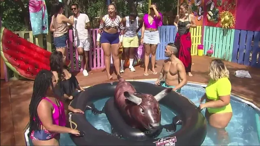 Alexa doma al toro loco