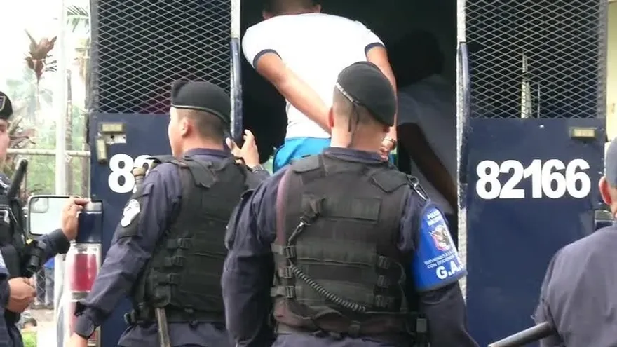 Autoridades identifican a banda roba autos