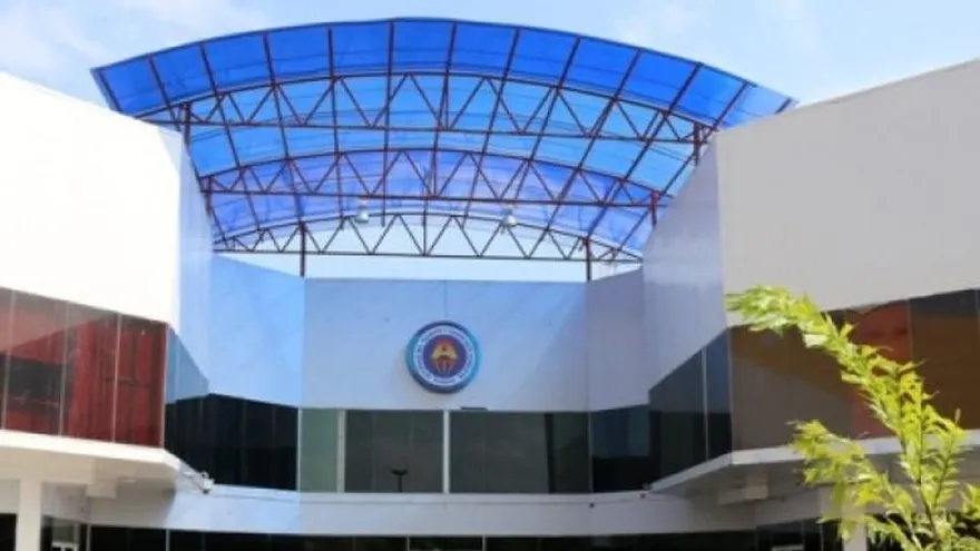 Sede de la Autoridad del Tránsito y Transporte Terrestre.