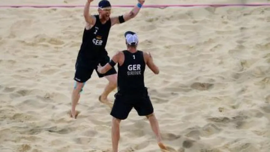 Dúo alemán se pinta de dorado en el voleibol de playa