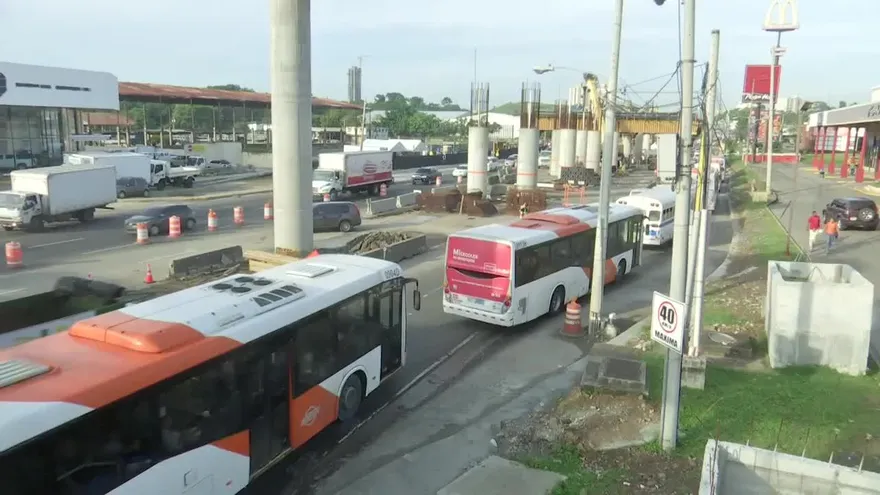 Habilitan giro especial en la vía Domingo Díaz