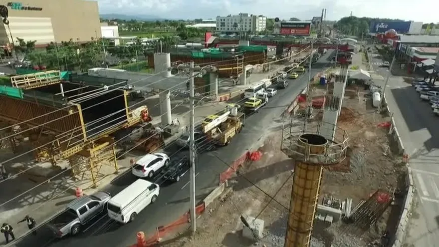 Paralizan obras de la línea dos metro