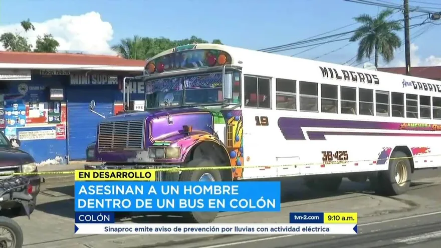 Asesinan a un hombre en un bus en Colón