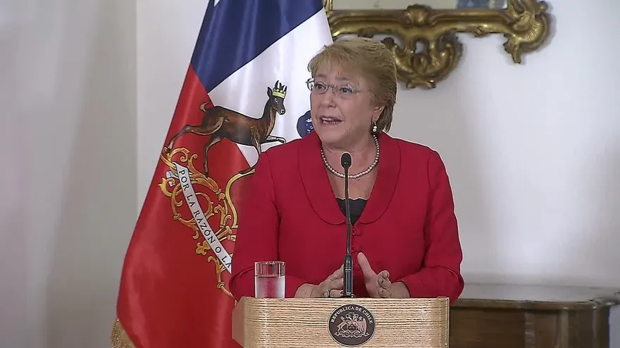 ¡Dejen a mi hija tranquila! Bachelet rechaza corrupción