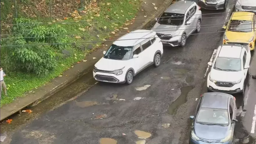 Calles en mal estado en la ciudad de Panamá