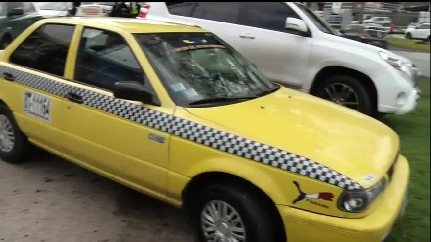 Fiscal pensó que le iban a robar y le disparó en el pie a un taxista