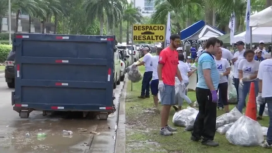 Realizan limpieza de playas en distintos puntos del país