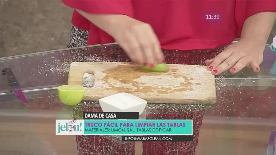 ¿Cómo desinfecto la tabla de cortar alimentos?