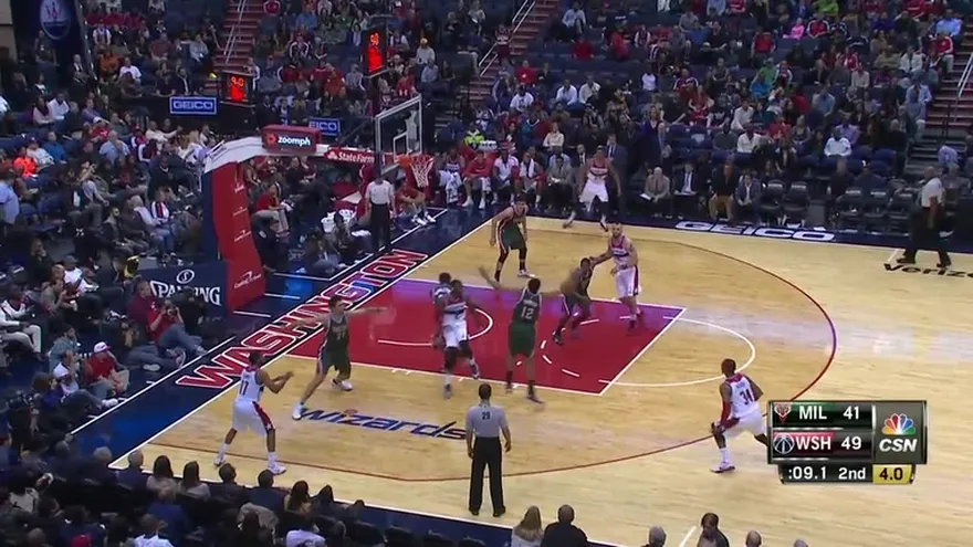 El veterano alero Paul Pierce sali